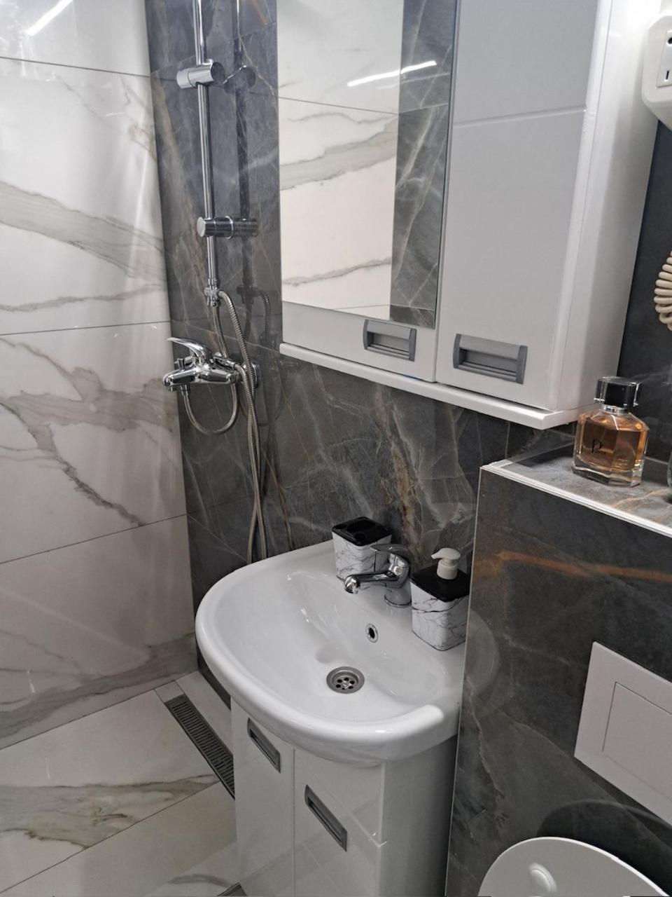 Apartman En Dusanovac Exterior foto